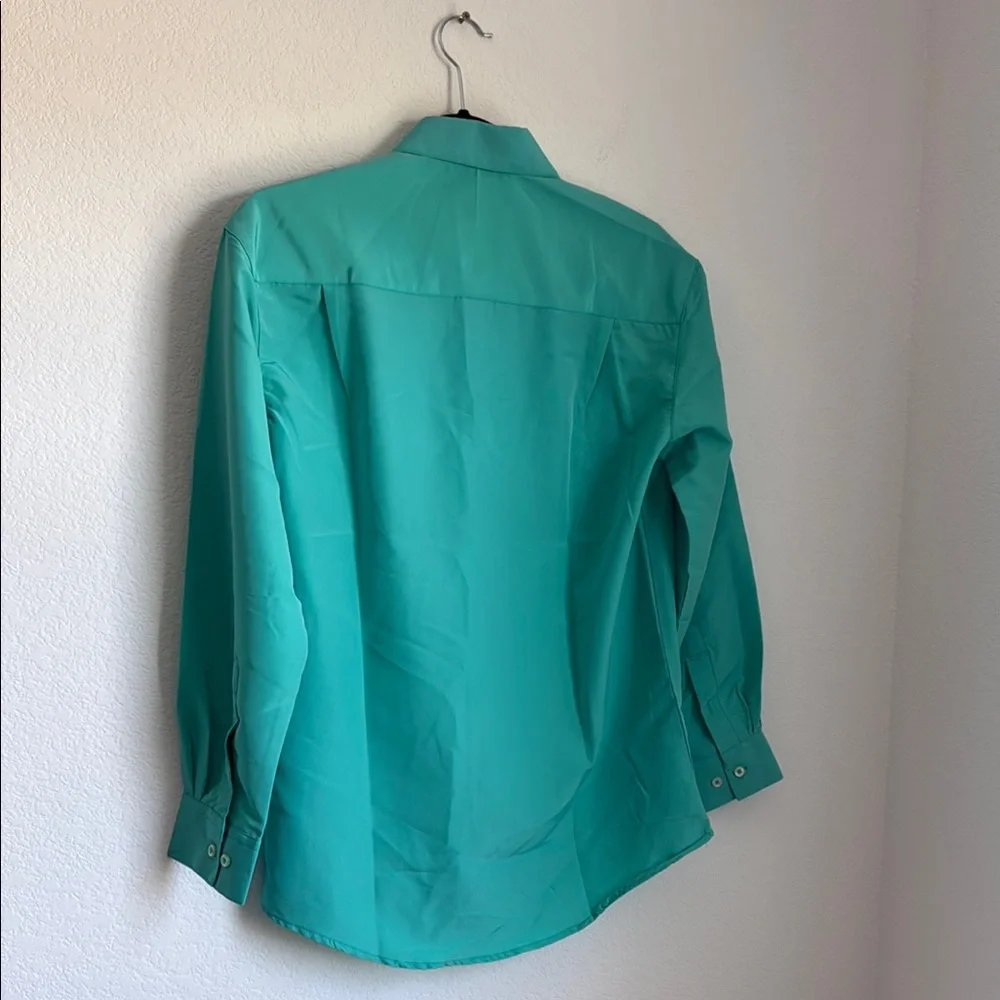 Casual Blue Button Down Shirt with Classic Collar